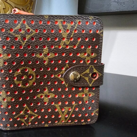 EUC Authentic RARE Limited Edition LV Perforated Wallet (full Inclusion) - Picture 2 of 15